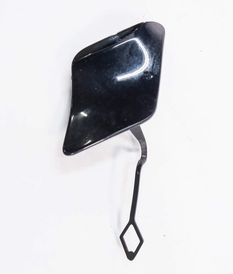 Thumbnail 4: 2013 MERCEDES C250 (W204) FRONT TOW HOOK COVER TRIM (CAVANSITE BLUE METALLIC)
