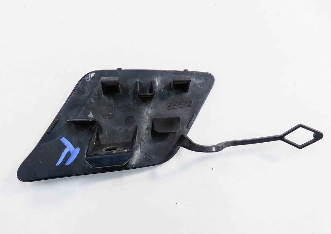 Thumbnail 5: 2013 MERCEDES C250 (W204) FRONT TOW HOOK COVER TRIM (CAVANSITE BLUE METALLIC)
