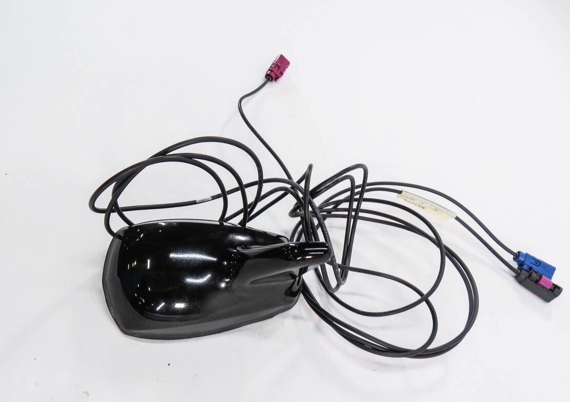 Thumbnail 3: 2013 MERCEDES C250 (W204) RADIO STEREO SHARK FIN ANTENNA (BLACK)