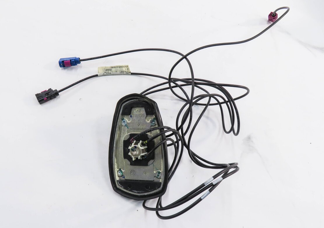 Thumbnail 6: 2013 MERCEDES C250 (W204) RADIO STEREO SHARK FIN ANTENNA (BLACK)