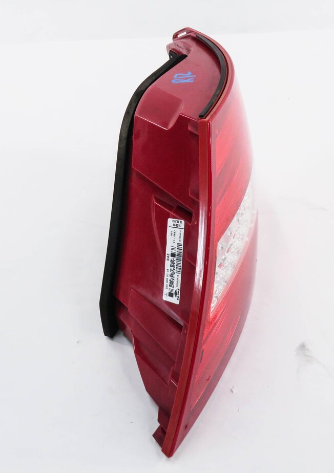 Thumbnail 4: 12-15 MERCEDES BENZ C250 C300 C350 (W204) RIGHT PASSENGER TAILLIGHT BRAKE LIGHT