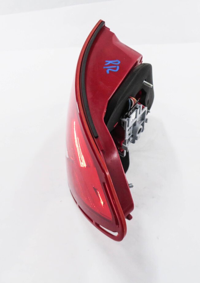 Thumbnail 5: 12-15 MERCEDES BENZ C250 C300 C350 (W204) RIGHT PASSENGER TAILLIGHT BRAKE LIGHT