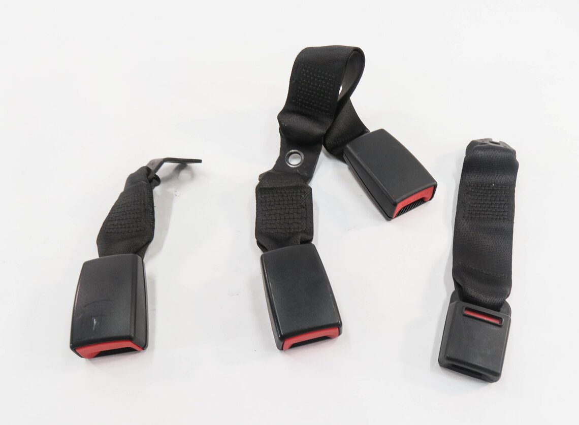 Thumbnail 2: 2011 BMW 335i (E90) REAR SEAT SEATBELT BUCKLE RECEIVER SET-3 (BLACK)