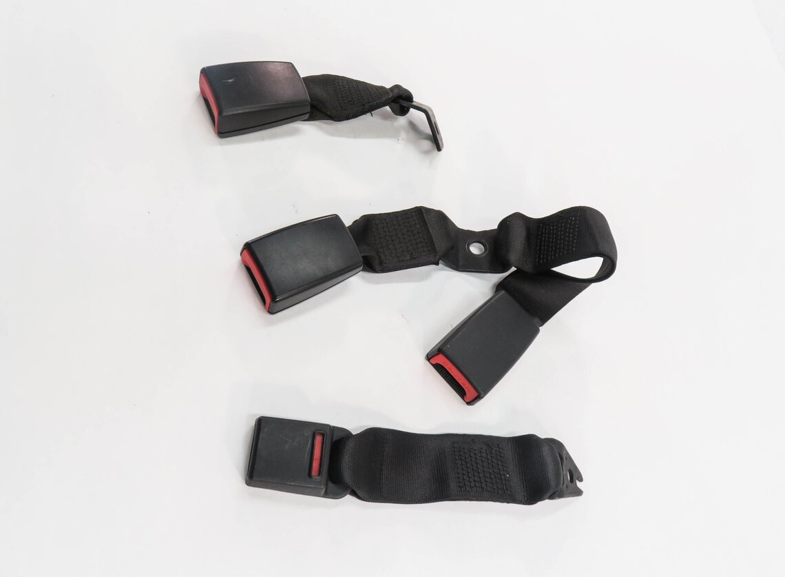 Thumbnail 4: 2011 BMW 335i (E90) REAR SEAT SEATBELT BUCKLE RECEIVER SET-3 (BLACK)