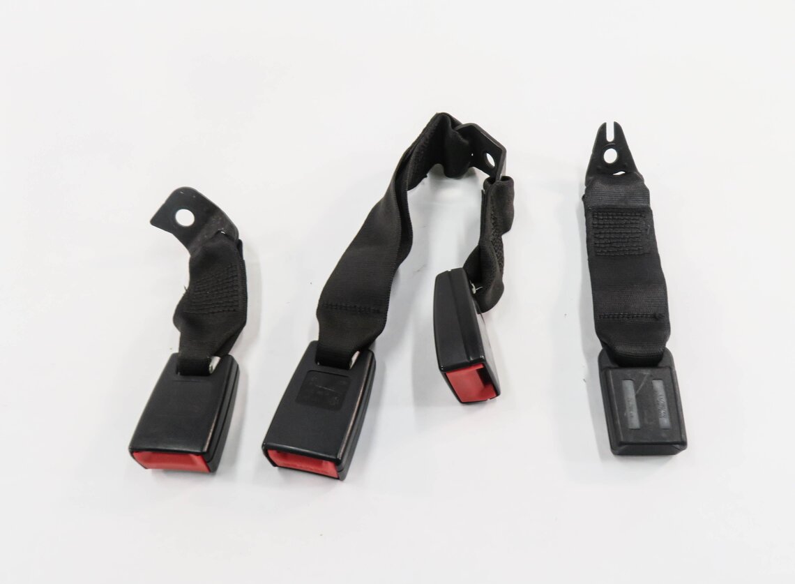 Thumbnail 5: 2011 BMW 335i (E90) REAR SEAT SEATBELT BUCKLE RECEIVER SET-3 (BLACK)
