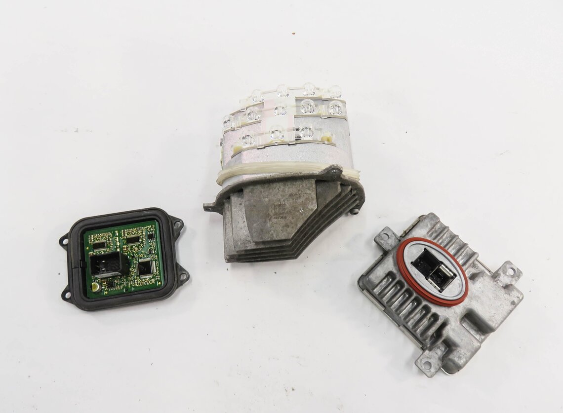 Thumbnail 2: 2011 BMW 335i (E90) RIGHT XENON HID ADAPTIVE SMC BALLAST CONTROL MODULE SET