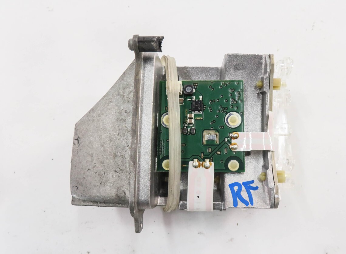 Thumbnail 8: 2011 BMW 335i (E90) RIGHT XENON HID ADAPTIVE SMC BALLAST CONTROL MODULE SET