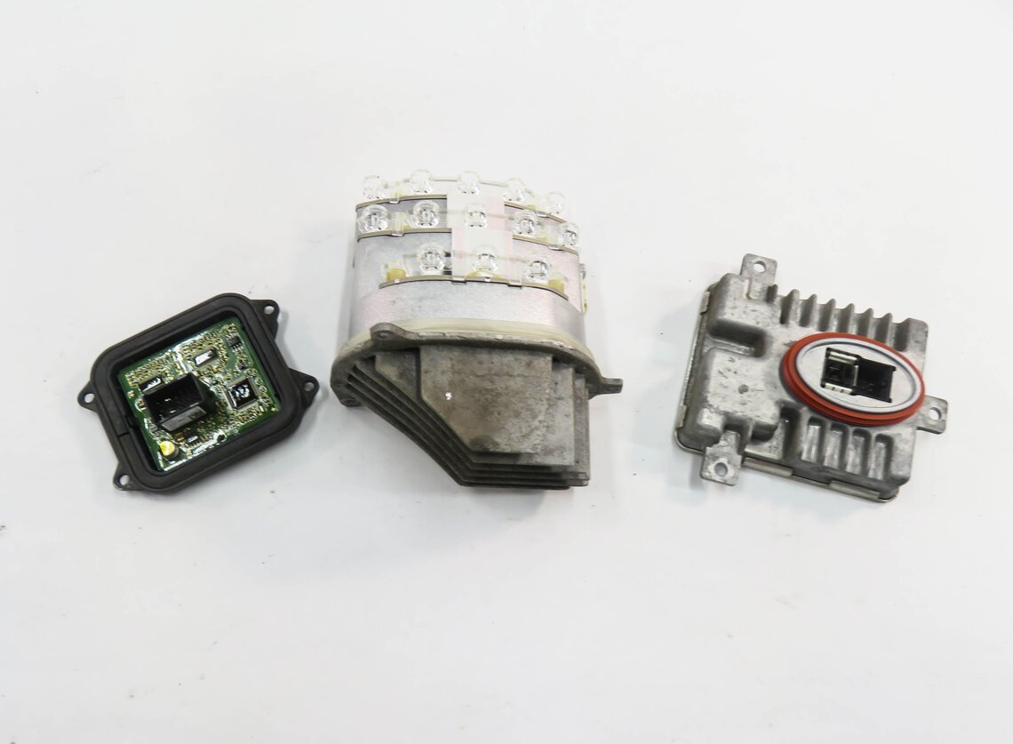 Thumbnail 2: 2011 BMW 335i (E90) LEFT XENON HID ADAPTIVE SMC BALLAST CONTROL MODULE SET