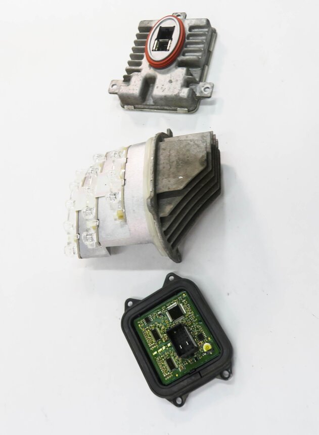 Thumbnail 3: 2011 BMW 335i (E90) LEFT XENON HID ADAPTIVE SMC BALLAST CONTROL MODULE SET