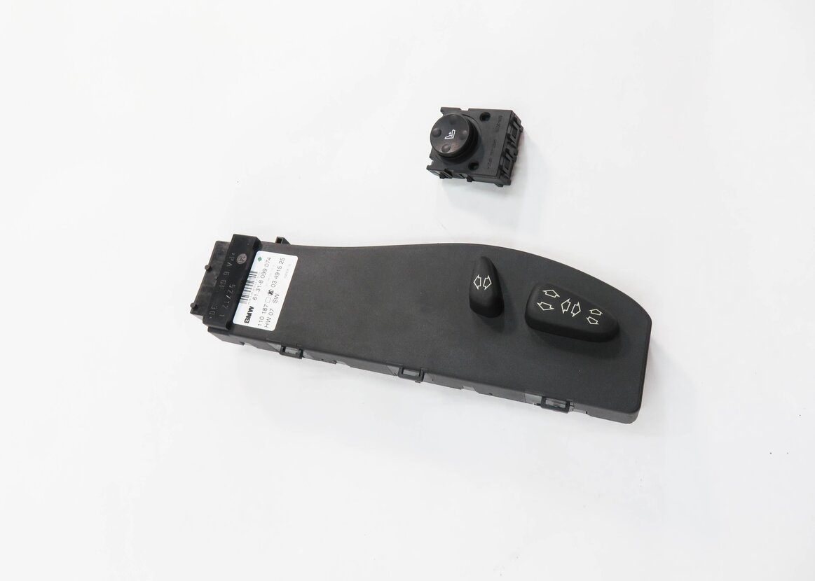Thumbnail 4: 2006 BMW M6 ///M (E63) RIGHT FRONT PASSENGER SEAT ADJUSTMENT SWITCH