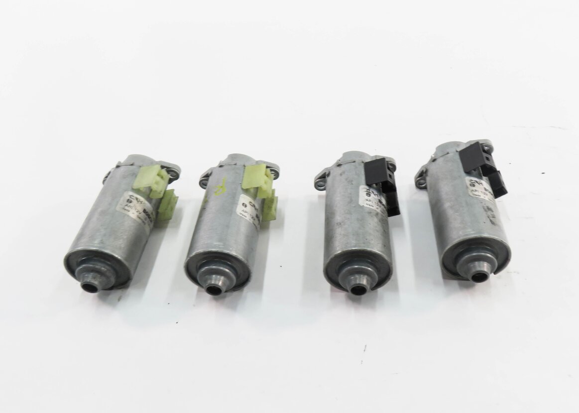 Thumbnail 6: 2006 BMW M6 ///M (E63) RIGHT FRONT PASSENGER SEAT ADJUSTMENT MOTOR SET-4