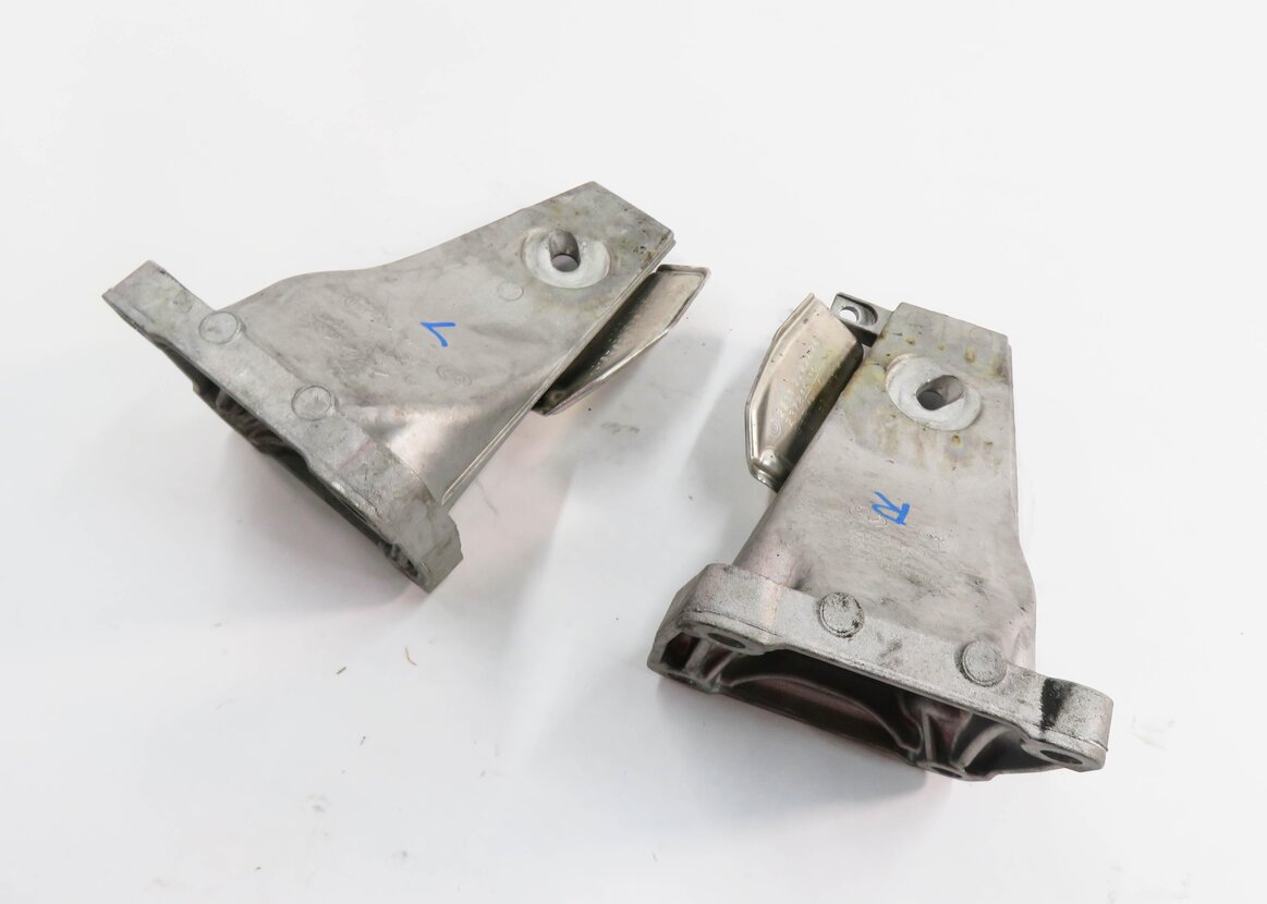 Thumbnail 1: 2006 BMW M6 ///M (E63) 5.0L S85 V10 ENGINE - MOTOR MOUNT BRACKET SET-2