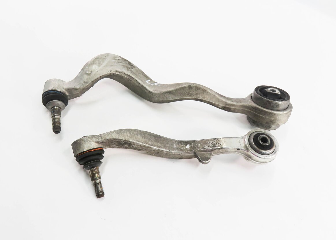 Thumbnail 2: 2006 BMW M6 ///M (E63) LEFT FRONT DRIVER LOWER CONTROL ARM SET-2