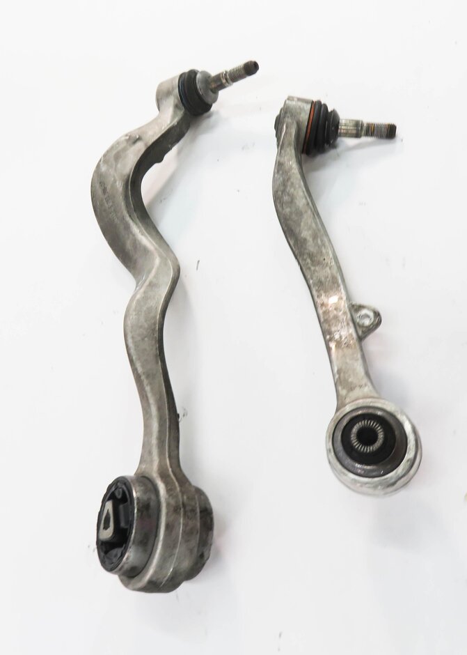 Thumbnail 3: 2006 BMW M6 ///M (E63) RIGHT FRONT PASSENGER LOWER CONTROL ARM SET-2
