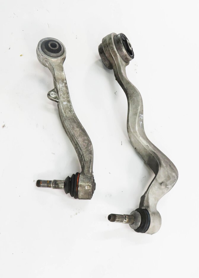 Thumbnail 4: 2006 BMW M6 ///M (E63) RIGHT FRONT PASSENGER LOWER CONTROL ARM SET-2