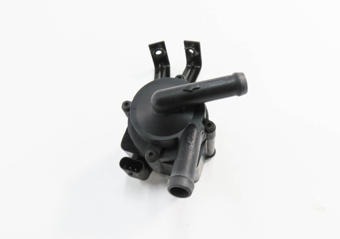 Thumbnail 2: 2011 BMW 750i (F01) 4.4L N63 TWIN TURBO ENGINE - AUX AUXILIARY WATER PUMP