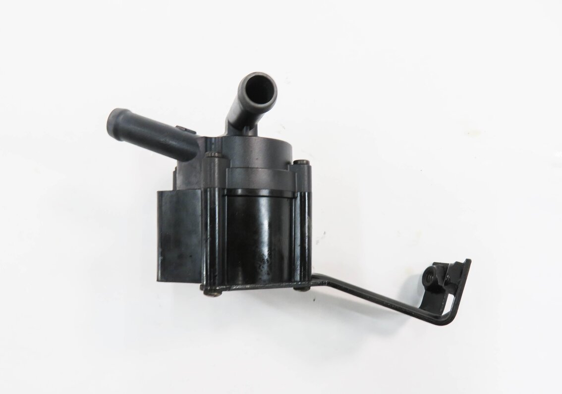 Thumbnail 7: 2011 BMW 750i (F01) 4.4L N63 TWIN TURBO ENGINE - AUX AUXILIARY WATER PUMP