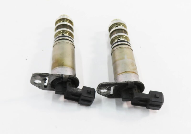 Thumbnail 2: 2011 BMW 750i (F01) 4.4L N63 ENGINE - VVT VARIABLE VALVE TIMING SOLENOID SET