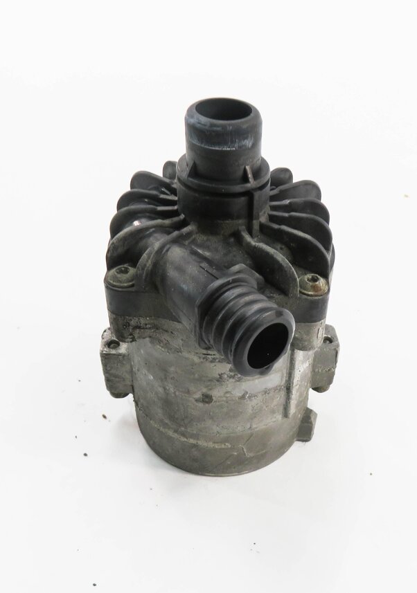 Thumbnail 2: 2011 BMW 750i (F01) 4.4L N63 TWIN TURBO ENGINE - AUX AUXILIARY WATER PUMP