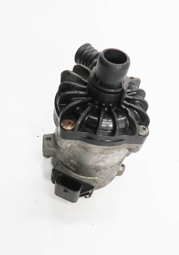 Thumbnail 4: 2011 BMW 750i (F01) 4.4L N63 TWIN TURBO ENGINE - AUX AUXILIARY WATER PUMP