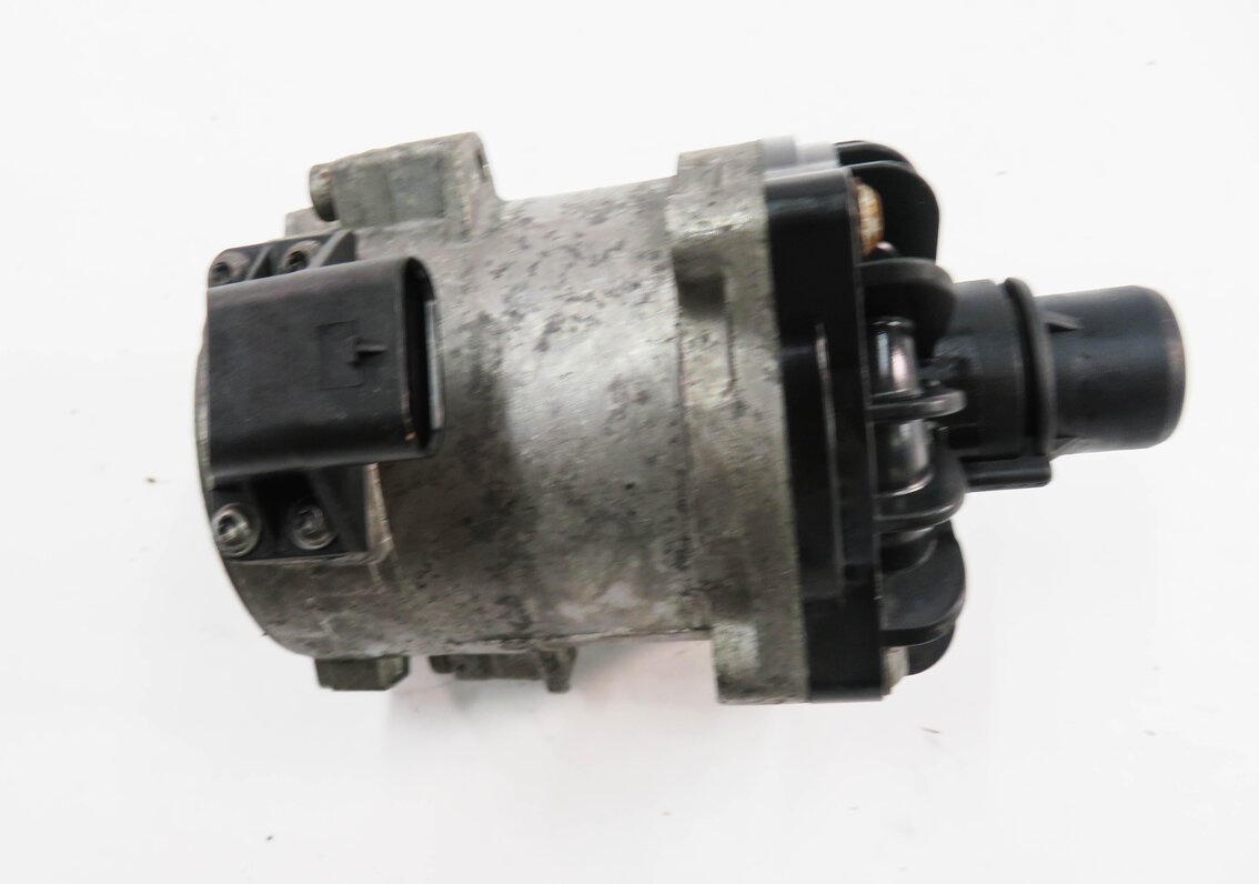 Thumbnail 6: 2011 BMW 750i (F01) 4.4L N63 TWIN TURBO ENGINE - AUX AUXILIARY WATER PUMP