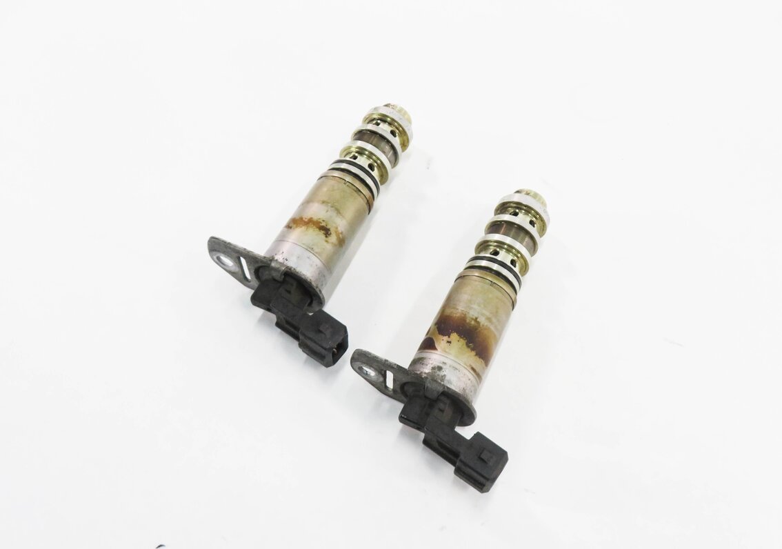 Thumbnail 1: 2011 BMW 750i (F01) 4.4L N63 ENGINE - VVT VARIABLE VALVE TIMING SOLENOID SET