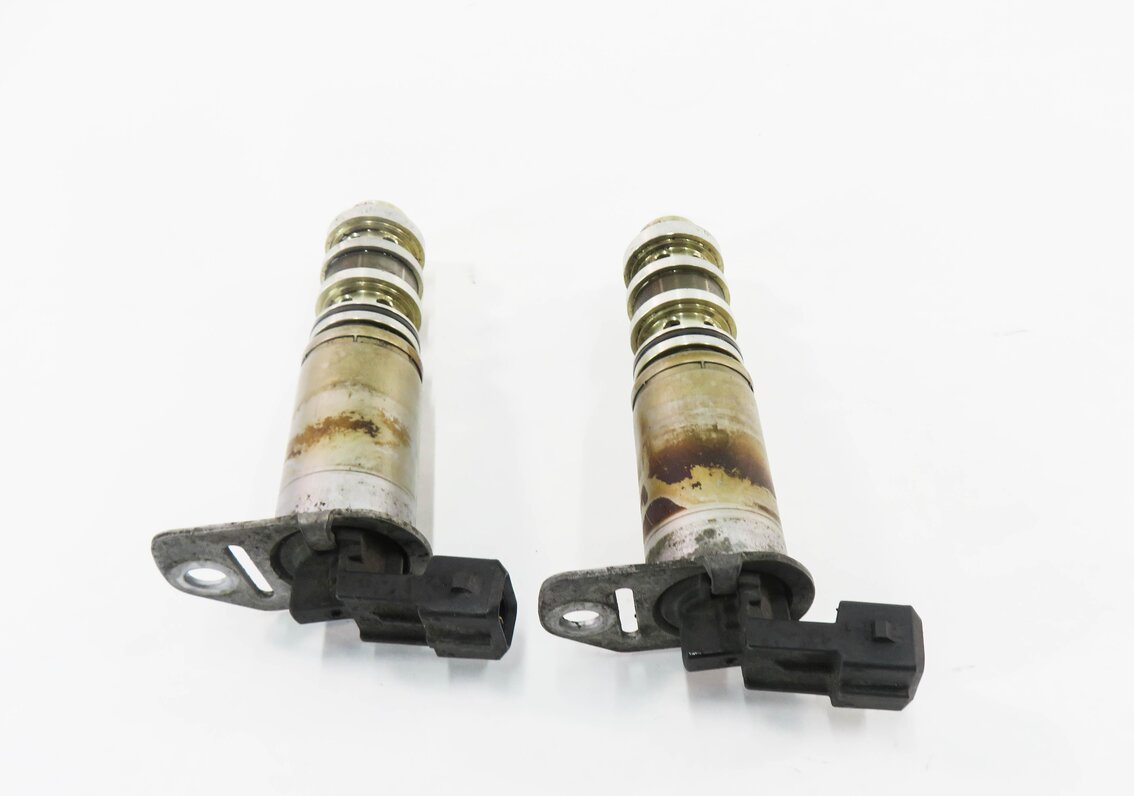 Thumbnail 2: 2011 BMW 750i (F01) 4.4L N63 ENGINE - VVT VARIABLE VALVE TIMING SOLENOID SET