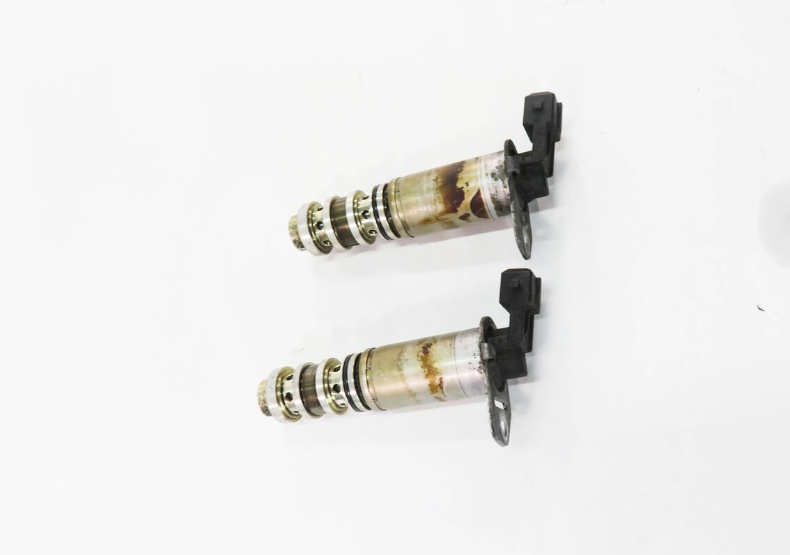 Thumbnail 3: 2011 BMW 750i (F01) 4.4L N63 ENGINE - VVT VARIABLE VALVE TIMING SOLENOID SET
