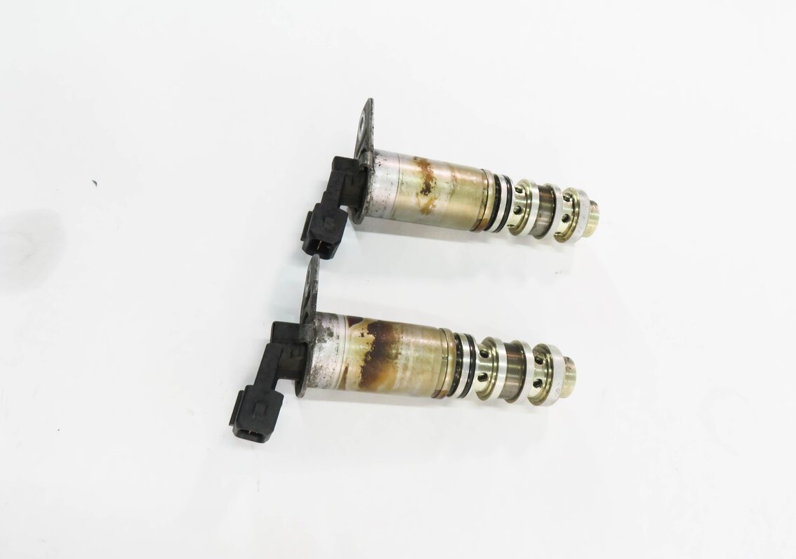 Thumbnail 4: 2011 BMW 750i (F01) 4.4L N63 ENGINE - VVT VARIABLE VALVE TIMING SOLENOID SET