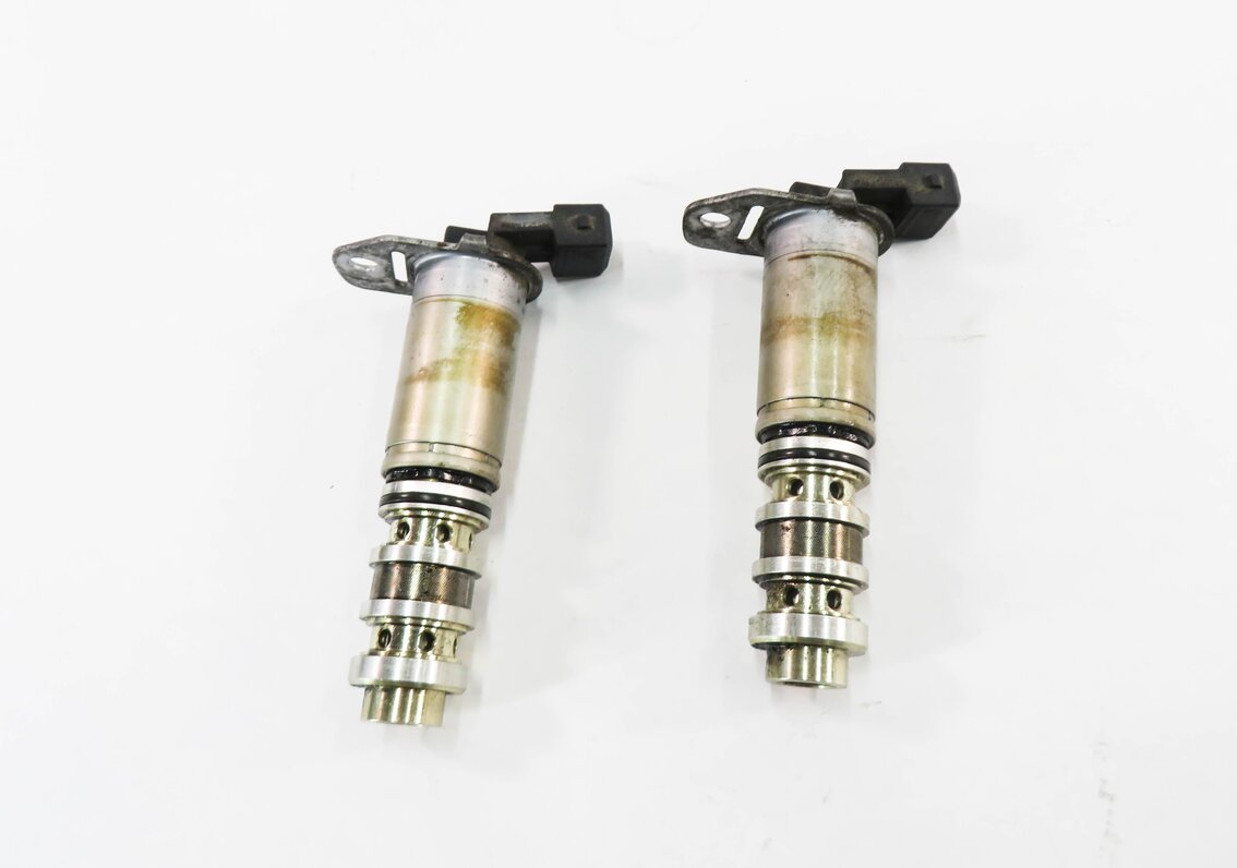 Thumbnail 5: 2011 BMW 750i (F01) 4.4L N63 ENGINE - VVT VARIABLE VALVE TIMING SOLENOID SET