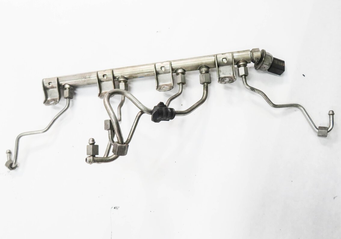 Thumbnail 5: 2011 BMW 750i (F01) 4.4L N63 TWIN TURBO ENGINE - LEFT & RIGHT FUEL RAIL SET-2