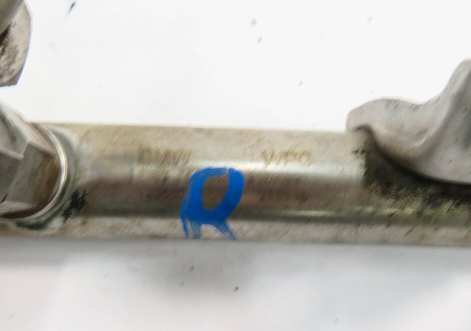 Thumbnail 6: 2011 BMW 750i (F01) 4.4L N63 TWIN TURBO ENGINE - LEFT & RIGHT FUEL RAIL SET-2