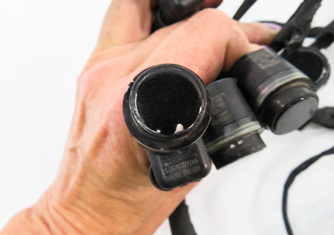 Thumbnail 8: 2011 BMW 750i (F01) FRONT PDC PARK DISTANCE SENSOR SET w/ HARNESS (BLACK 475)