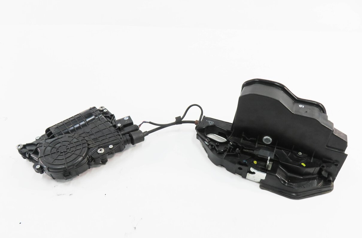 Thumbnail 2: 2011-2015 BMW 740i 750i 760i (F01) LEFT SIDE REAR DOOR LOCK LATCH (SOFT CLOSE)
