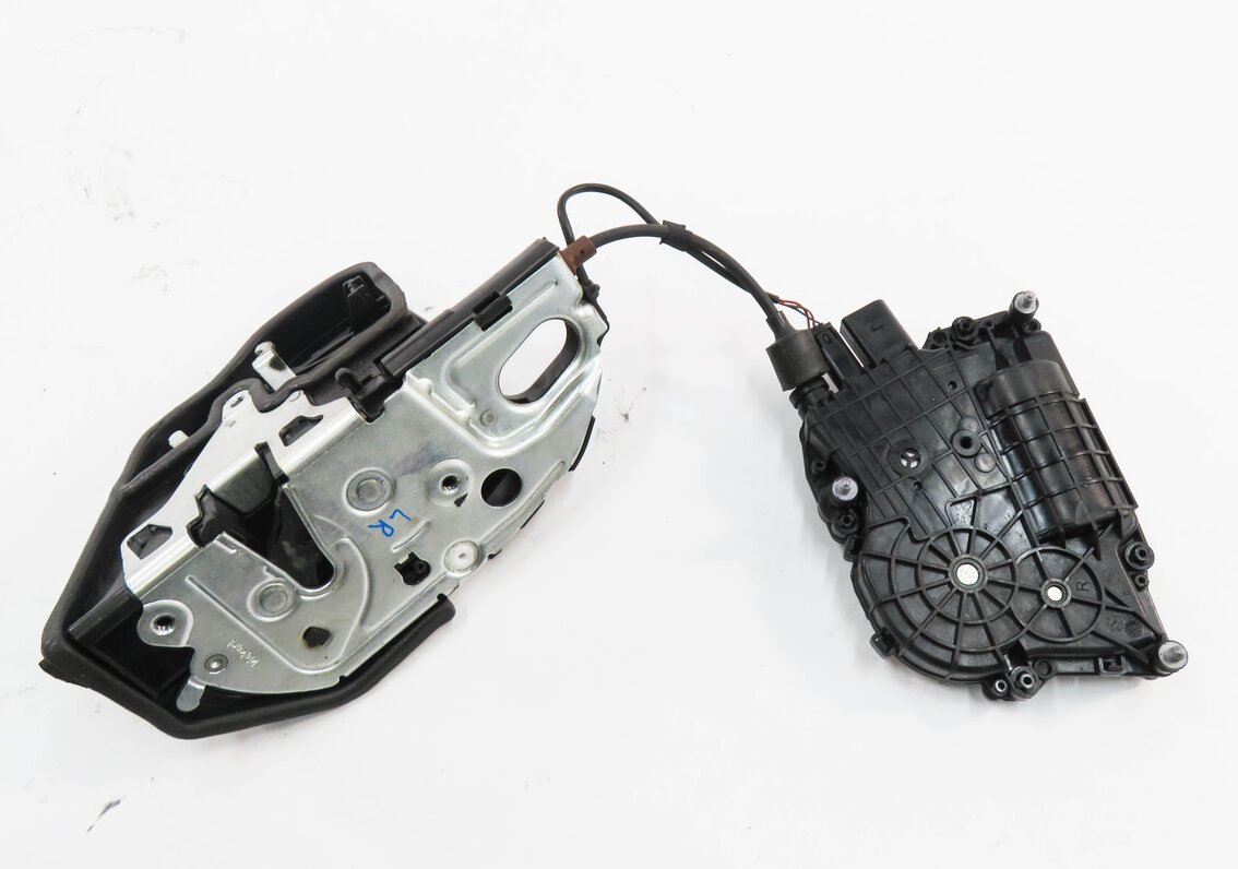Thumbnail 5: 2011-2015 BMW 740i 750i 760i (F01) LEFT SIDE REAR DOOR LOCK LATCH (SOFT CLOSE)