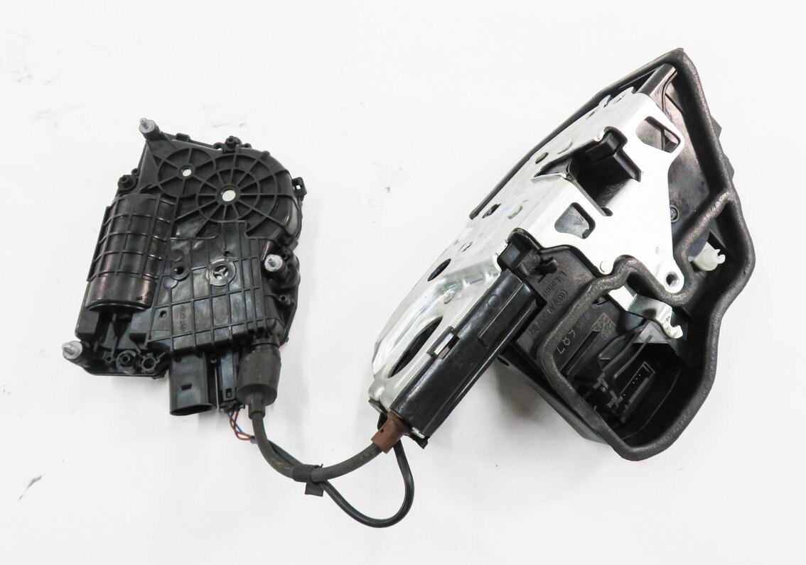 Thumbnail 6: 2011-2015 BMW 740i 750i 760i (F01) LEFT SIDE REAR DOOR LOCK LATCH (SOFT CLOSE)
