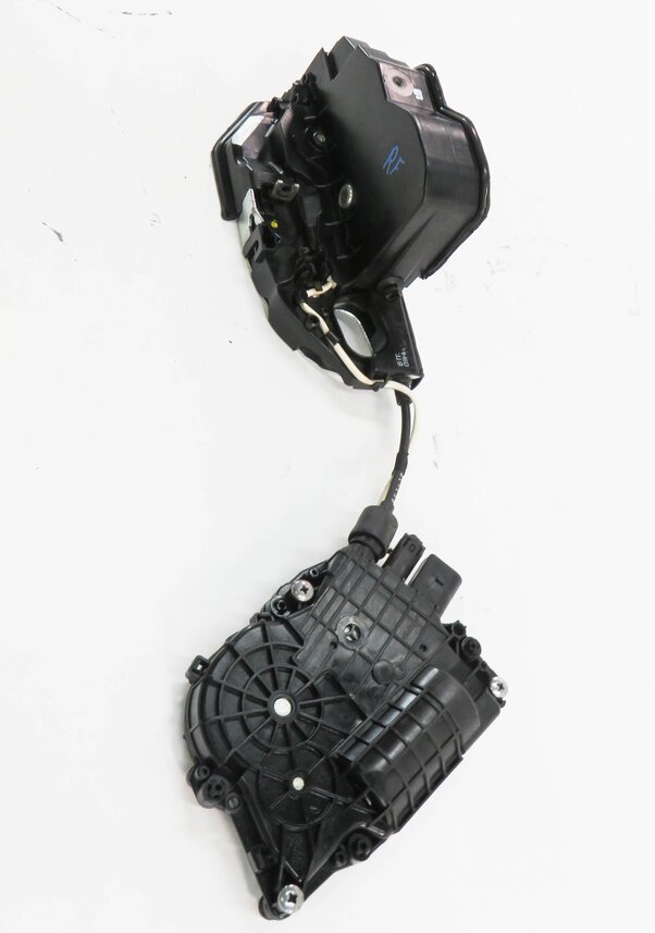 Thumbnail 4: 09-16 BMW 535i 550i 740i 750i 760i (F01 F10) RIGHT FRONT DOOR LATCH (SOFT CLOSE)