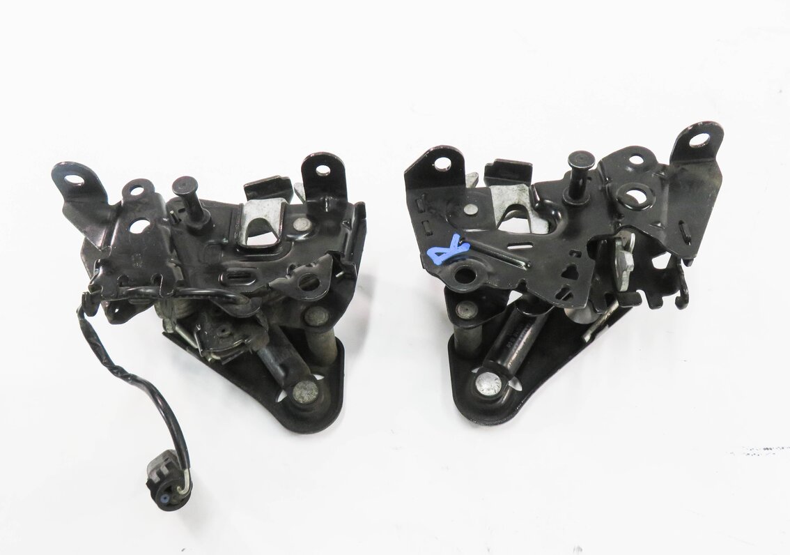 Thumbnail 4: 2011 BMW 750i (F01) FRONT LEFT & RIGHT LOWER HOOD LOCK LATCH SET-2