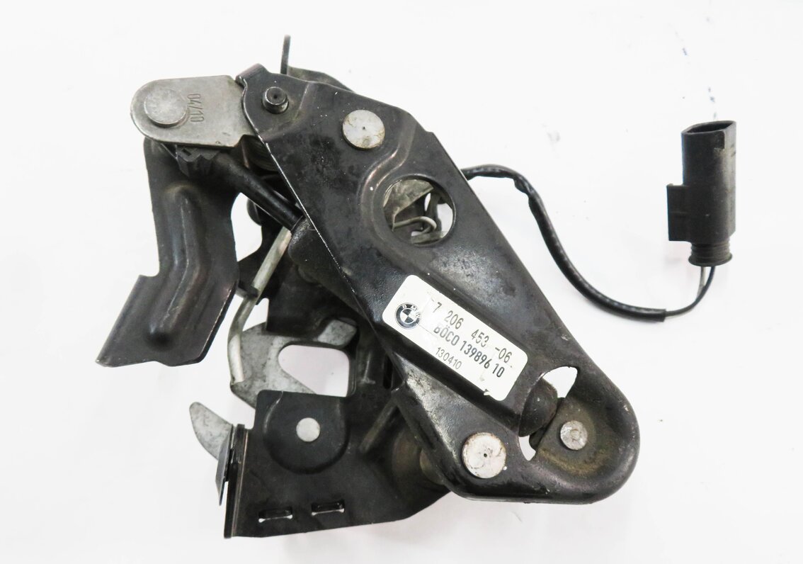 Thumbnail 6: 2011 BMW 750i (F01) FRONT LEFT & RIGHT LOWER HOOD LOCK LATCH SET-2