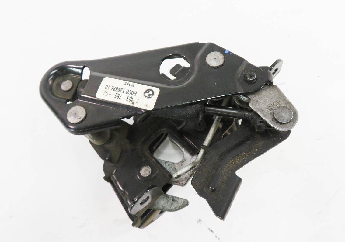 Thumbnail 7: 2011 BMW 750i (F01) FRONT LEFT & RIGHT LOWER HOOD LOCK LATCH SET-2