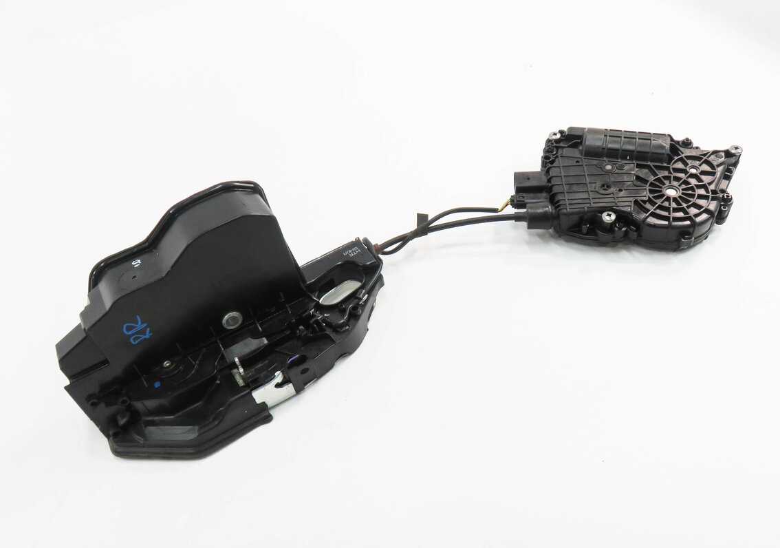 2011-2015 BMW 740i 750i 760i (F01) RIGHT SIDE REAR DOOR LOCK LATCH (SOFT CLOSE)