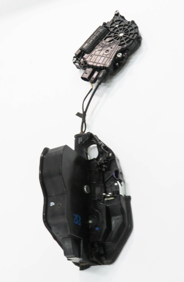 Thumbnail 3: 2011-2015 BMW 740i 750i 760i (F01) RIGHT SIDE REAR DOOR LOCK LATCH (SOFT CLOSE)