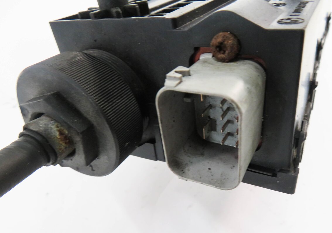 Thumbnail 7: 2011 BMW 750i (F01) EMERGENCY PARKING BRAKE ACTUATOR MOTOR w/ CABLES