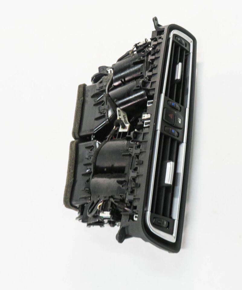 Thumbnail 3: 2011 BMW 750i (F01) CENTER DASH HEATER A/C AIR VENT HAZARD CENTRAL LOCK SWITCH