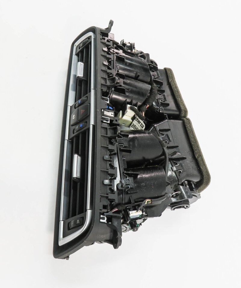 Thumbnail 4: 2011 BMW 750i (F01) CENTER DASH HEATER A/C AIR VENT HAZARD CENTRAL LOCK SWITCH