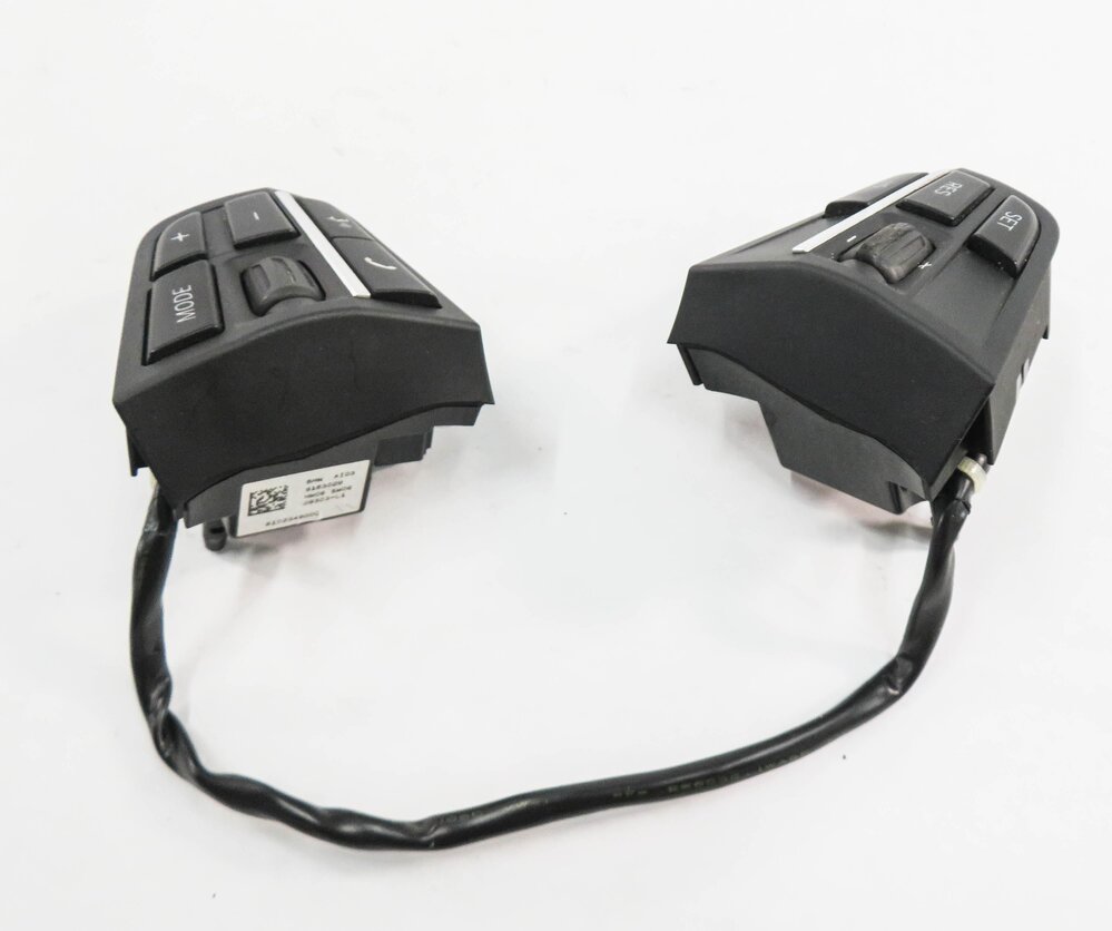 Thumbnail 13: 2011 BMW 750i (F01) STEERING WHEEL SWITCH BUTTON SET-2