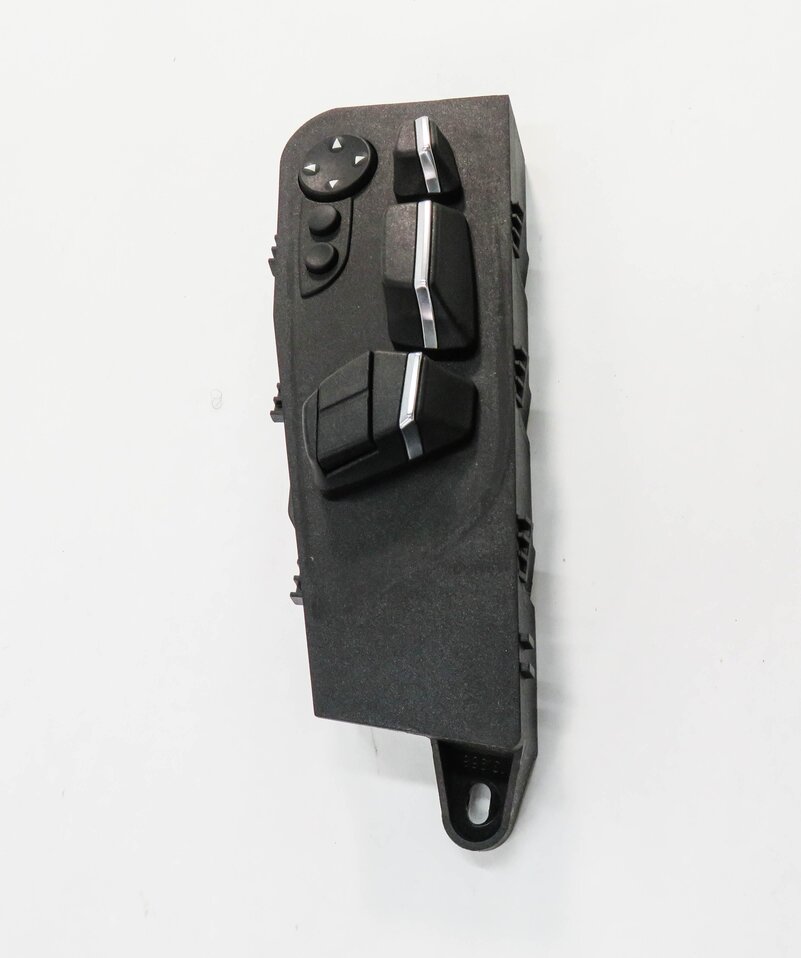 Thumbnail 3: 2011 BMW 750i (F01) RIGHT FRONT PASSENGER SEAT ADJUSTMENT SWITCH BUTTON (MEMORY)