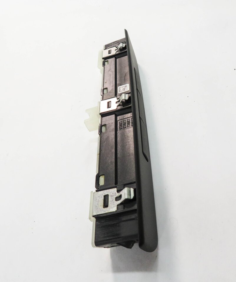 Thumbnail 7: 2011 BMW 750i (F01) RIGHT FRONT PASSENGER SEAT ADJUSTMENT SWITCH BUTTON (MEMORY)