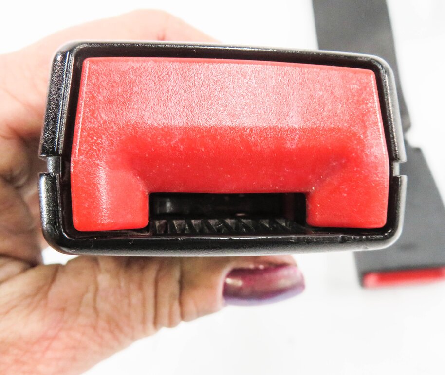 Thumbnail 6: 2011 BMW 750i (F01) REAR SEAT SEATBELT BUCKLE RECEIVER SET-3 (BLACK)