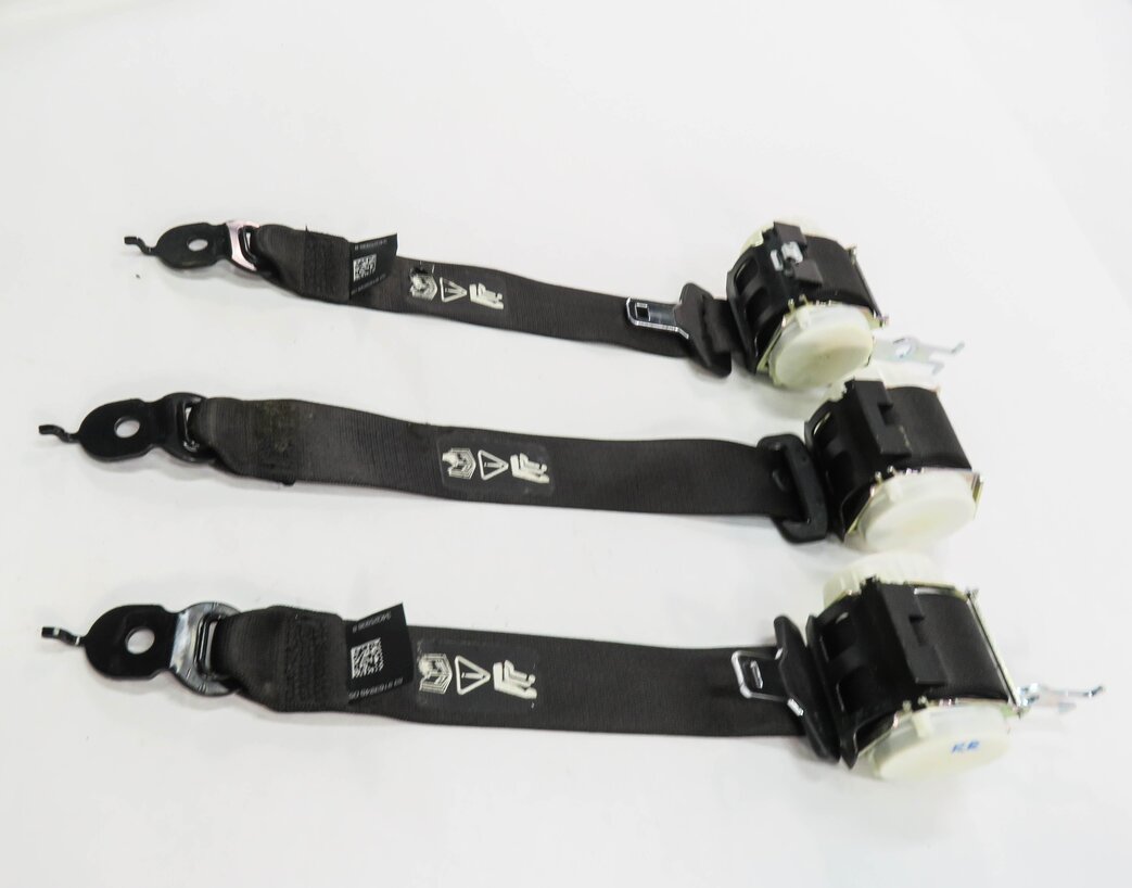 Thumbnail 3: 2011 BMW 750i (F01) REAR SEAT SEATBELT RETRACTOR SET-3 (BLACK)
